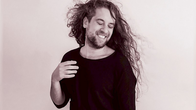 Eugénie Rebetez :
Solo Pour Tarek Halaby